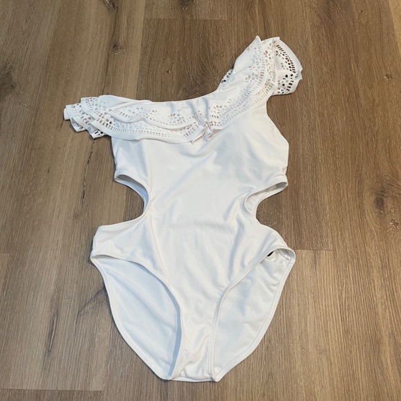 Boohoo White One Shoulder Ruffle Swimsuit, Size 6 - Picture 2 of 10